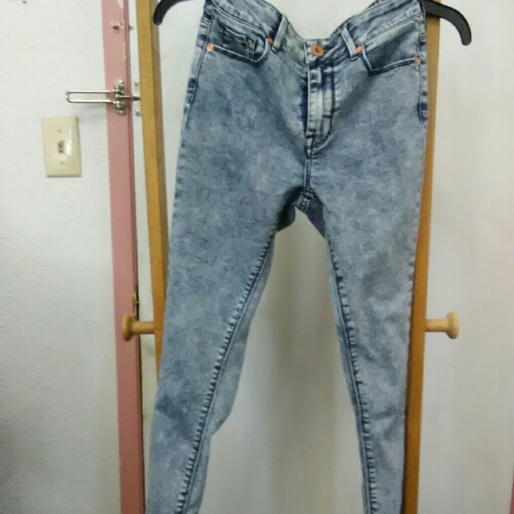 Bullhead Denim Co. Skinny Jeans 26" X 28" (used)